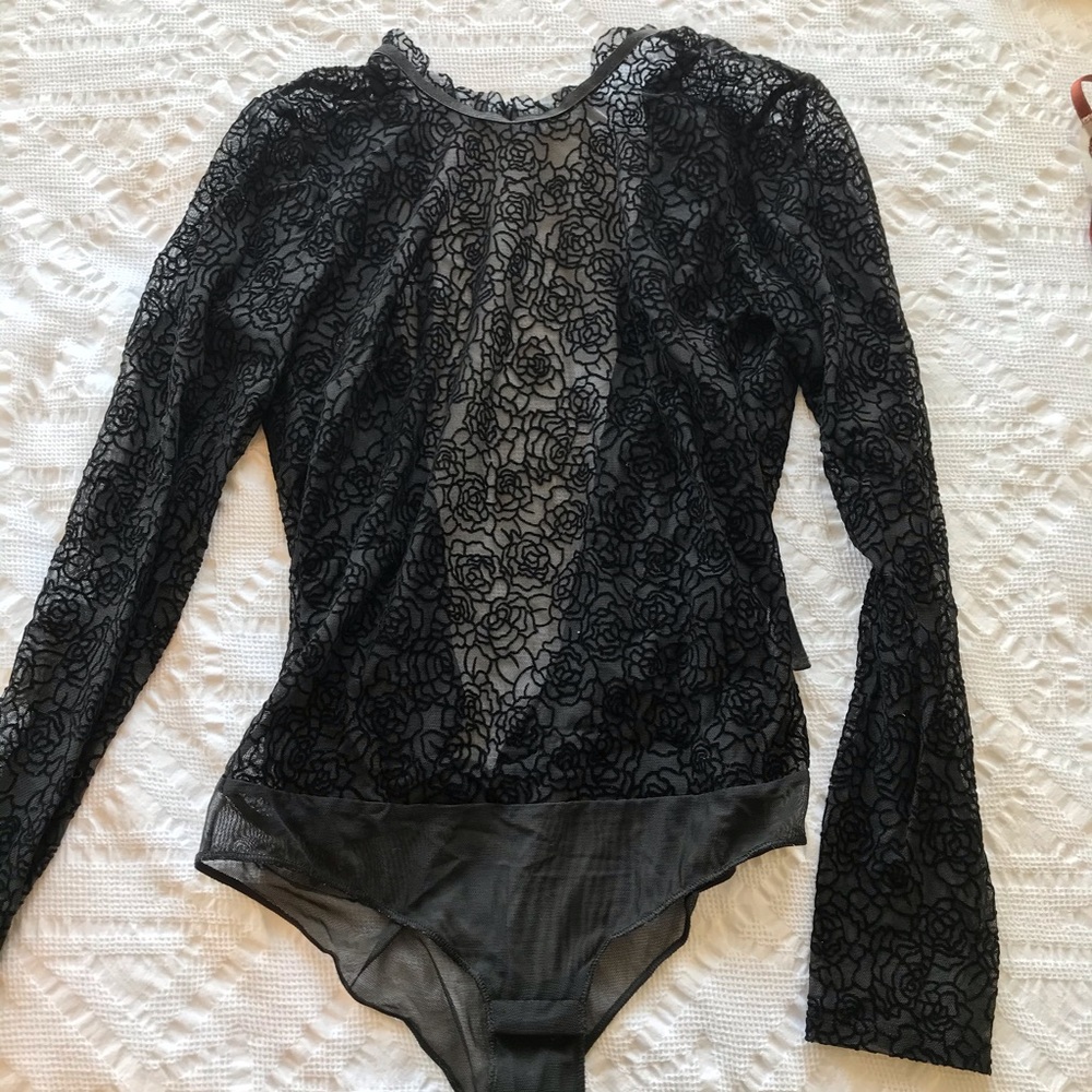NWOT Floral body suit